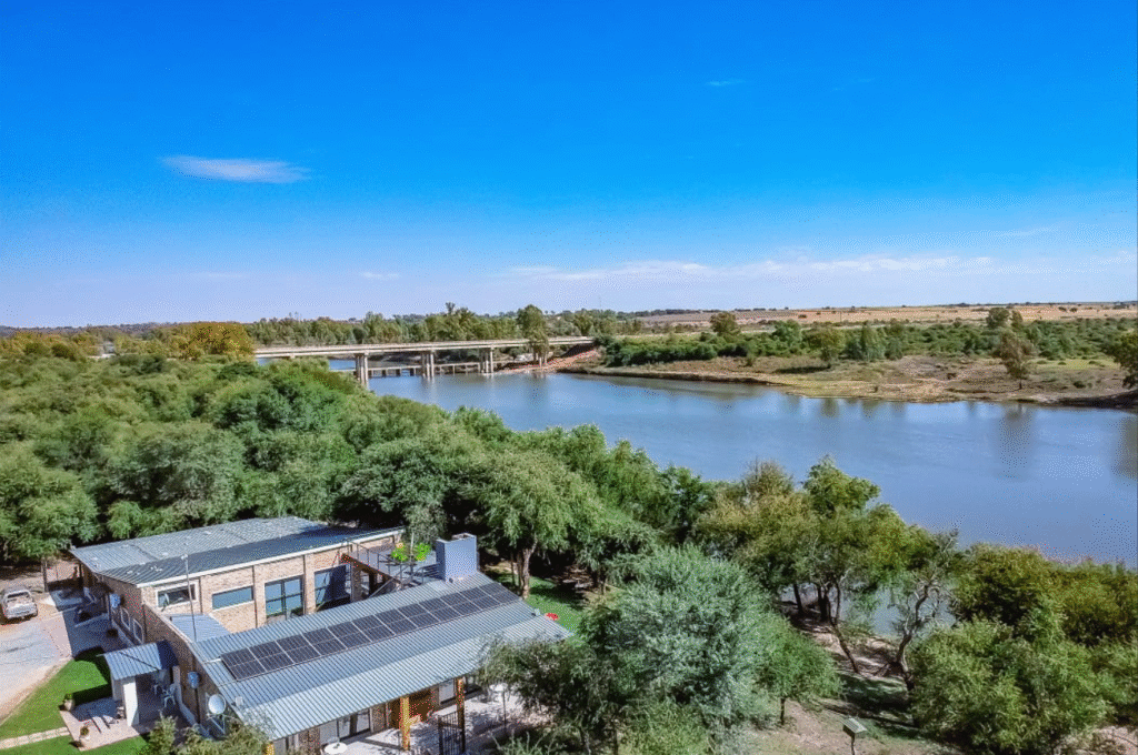 Eagles Property Bothaville Luxury Riverfront Home