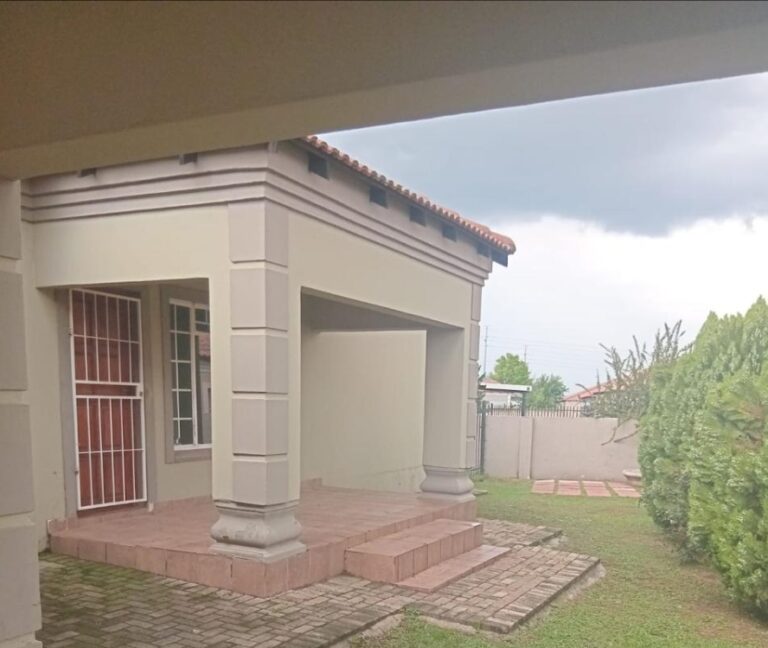 2 Bedroom TownHouse for Sale in Flamwood